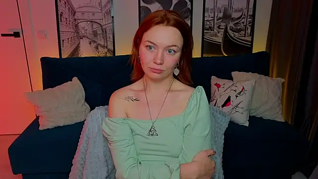 PaigeHalliwell_'s cam snapshot