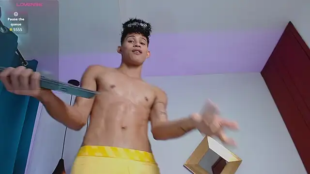 KamiSuarez live sex cam