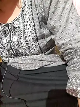 HotGirl23231's cam snapshot