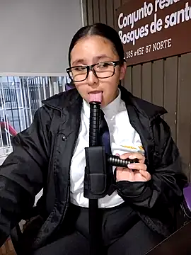 Cute_Penelope's cam snapshot