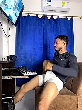 Kylian_Alessandro's cam snapshot