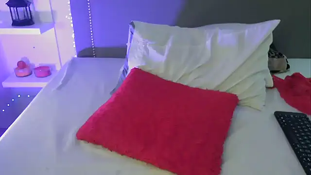 pocahontamoon's cam snapshot