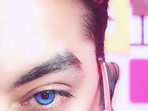 ChiseledCharm live sex cam