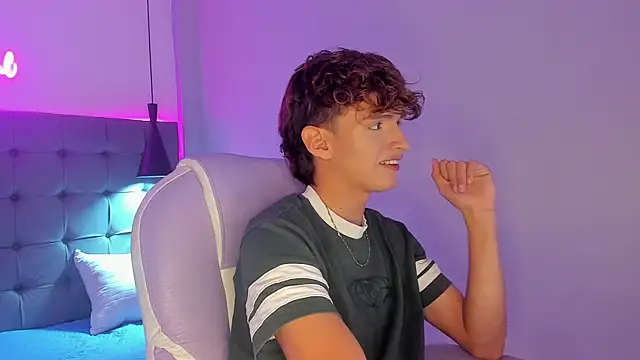 NicolasFerrer18 live sex cam