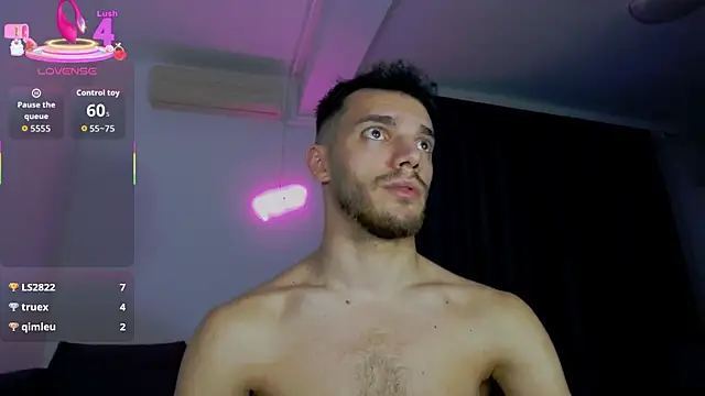 DominicValente live sex cam