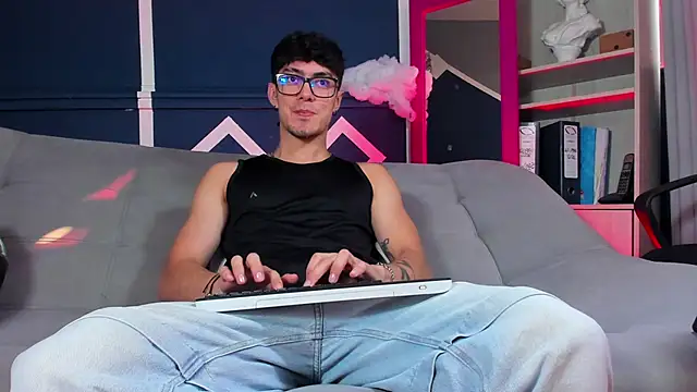 etham_wolf_ live sex cam