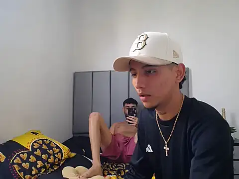 Sexy_accommodating_guys live sex cam