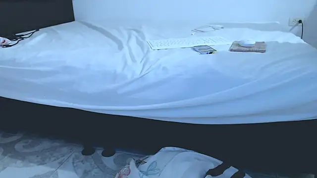 MiaLeon09's cam snapshot