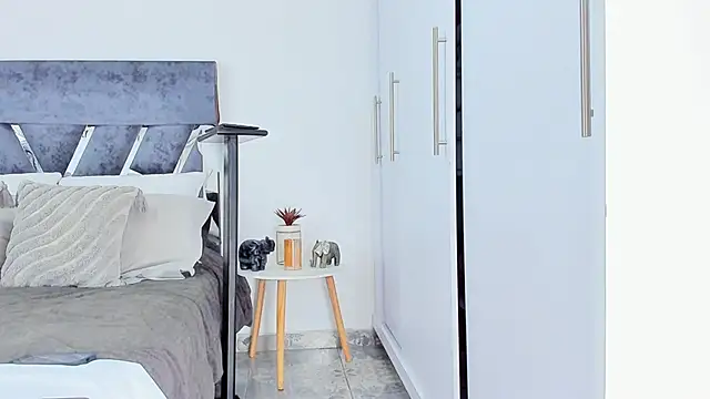 Zack_Froone live sex cam