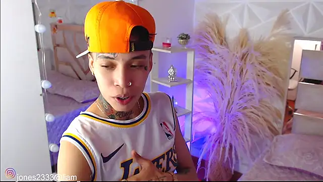 Jonesliam23's cam snapshot