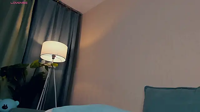 LaritaYoseph live sex cam