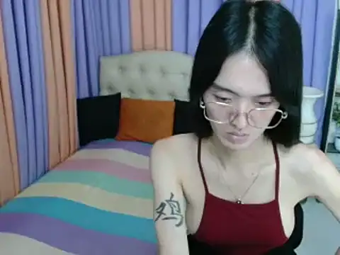 XxTsUncutAskaxX live sex cam