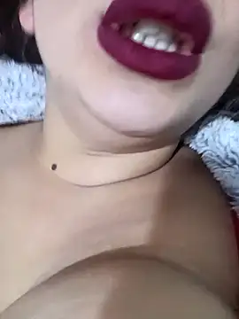 LINA-DALOUA live sex cam