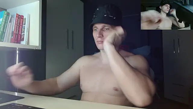 Poliglotjoe1 live sex cam