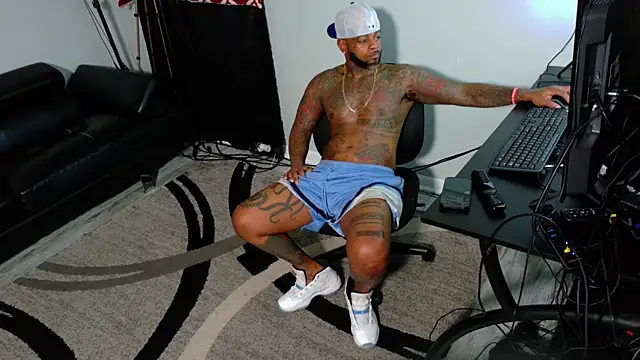 SLANGONDEMHOES's cam snapshot