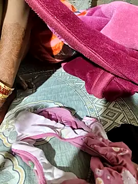 POOJACOUPLE live sex cam