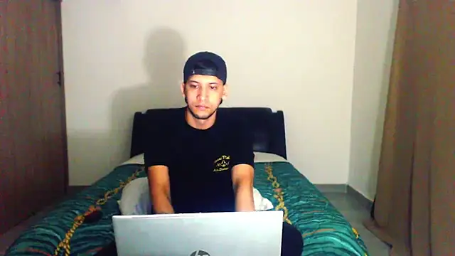 bladetrinityn's cam snapshot