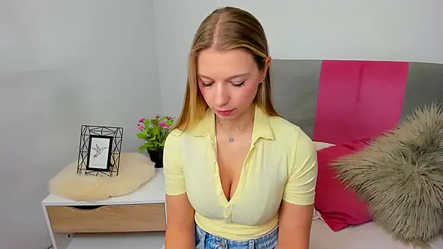 LucyCrazy live sex cam