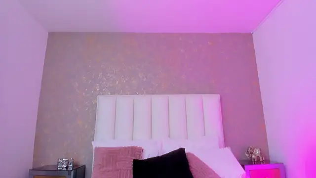 KaylieBrooks live sex cam