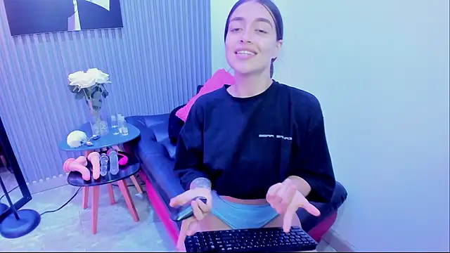 Violettacamss_69's cam snapshot