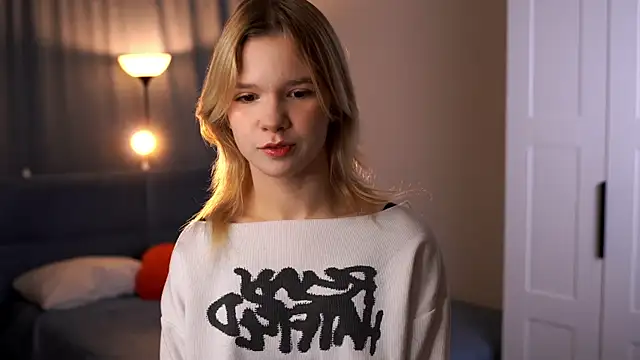 PhillisEsplin's cam snapshot