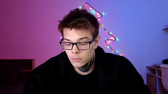 DENIS_HERE's cam snapshot