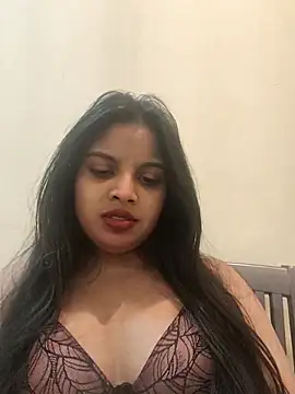 Maahhii_2 live sex cam