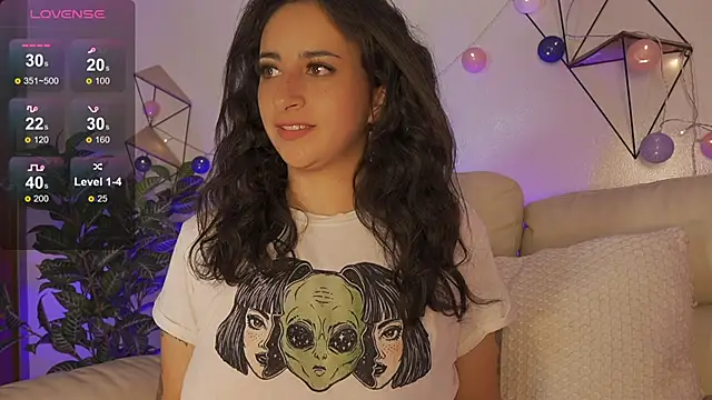 Enola_Holmes_'s cam snapshot