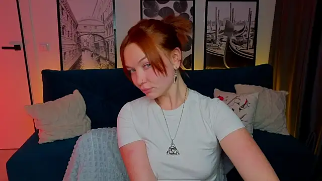 PaigeHalliwell_'s cam snapshot