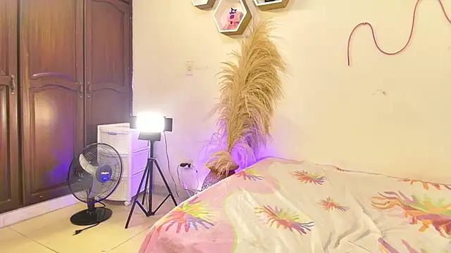 mikalea_diaz's cam snapshot