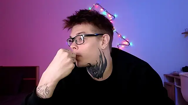 DENIS_HERE's cam snapshot