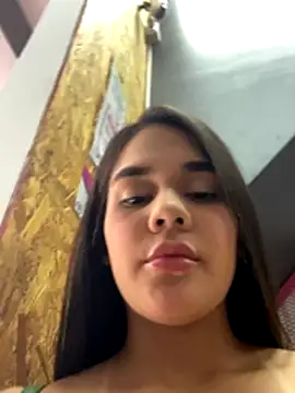 BellaLeclair's cam snapshot