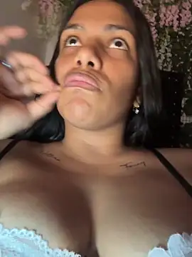 ArielleMillerr-'s cam snapshot