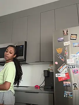 Your_Paris live sex cam