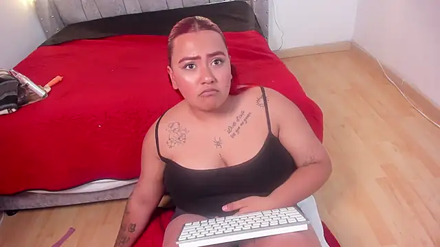 Yara_flamer0's cam snapshot