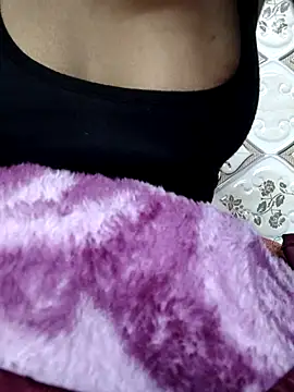 Aidakhan1212's cam snapshot