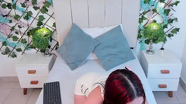 CharlotteBlossom's cam snapshot