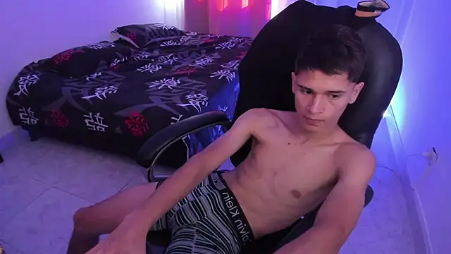 Aron_Boyy's cam snapshot