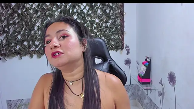 Luna021_1's cam snapshot