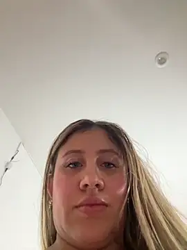 eleecttraa_12's cam snapshot