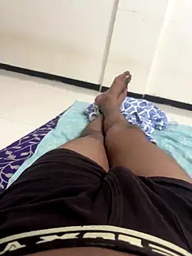 shreyas79's cam snapshot