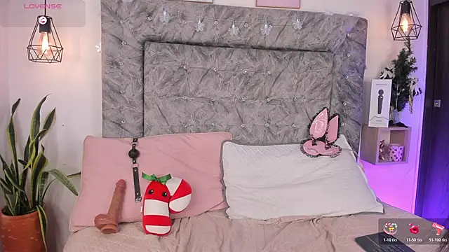 Seraphyne666 live sex cam