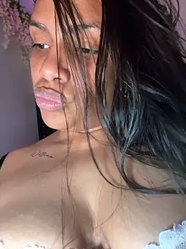 ArielleMillerr-'s cam snapshot