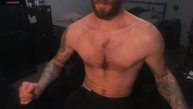 SexxxyLouis live sex cam