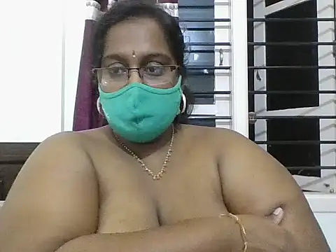 hootypriya live sex cam