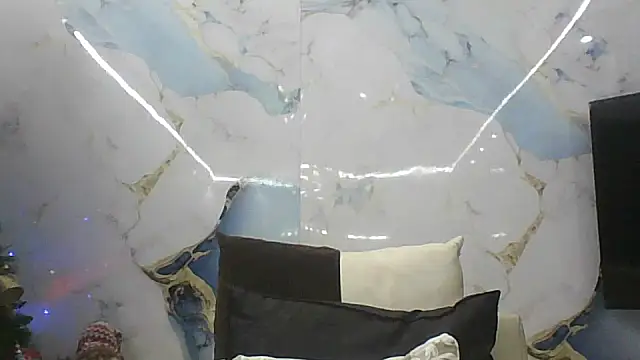 Aleen8067 live sex cam