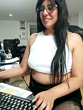 aisha_latina live sex cam