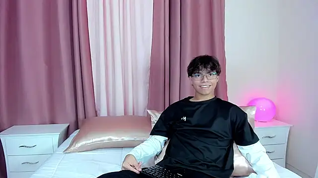 Honeymoon_sariel live sex cam