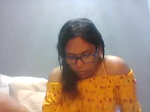 TiaBlaze's cam snapshot