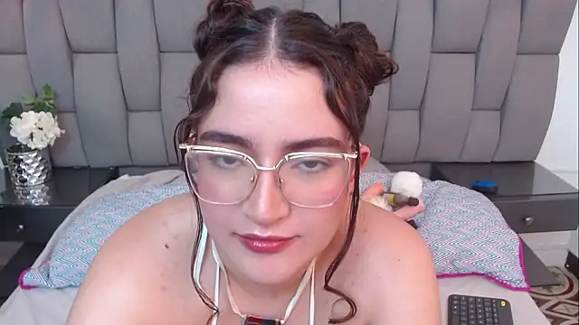 KaylleFox's cam snapshot